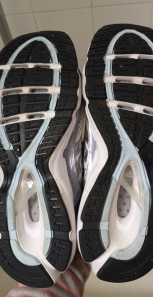 Adidas Attune Womems Size 8 - Picture 7 of 7